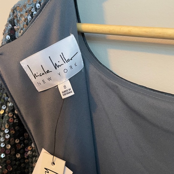 Nicole Miller NY Sequin Bell Sleeve Dress - Size 8 - Picture 7 of 9